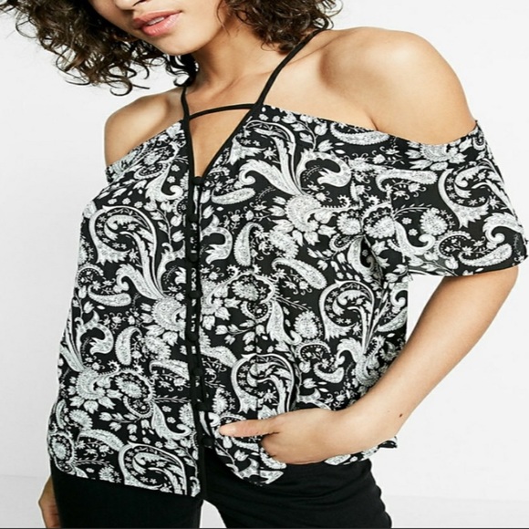NWT Express Paisley Cold Shoulders Top Short Sleeves Black Sz L - Picture 1 of 15